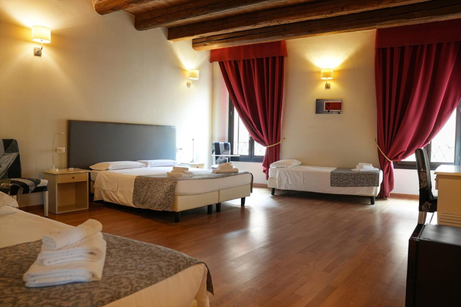 Honey Rooms Феррара Екстер'єр фото